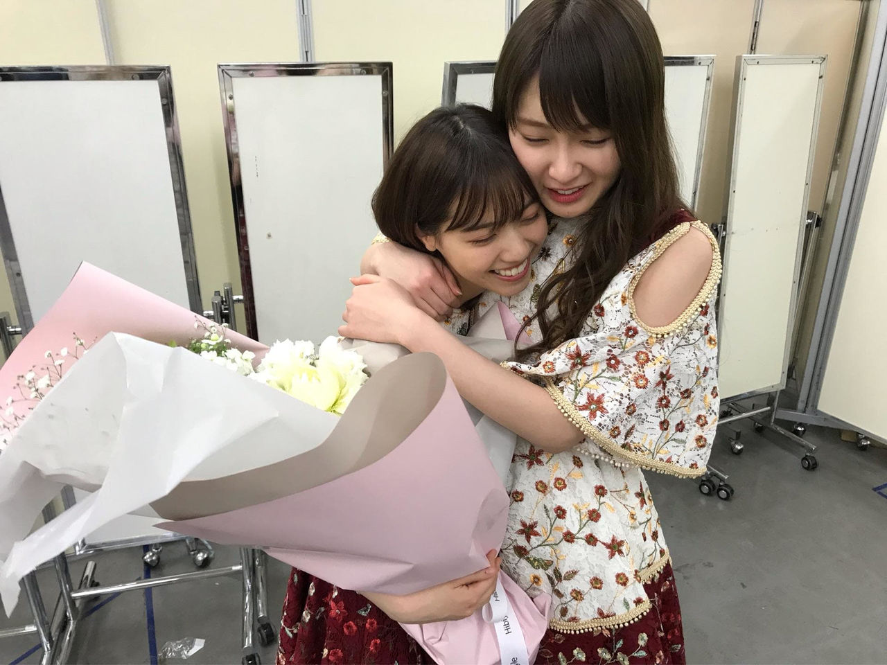 乃木坂46 西野七瀬 高山一実 楽屋で抱き合う たかせまる が公開された結果 乃木坂46まとめたいよ 乃木坂46 西野七瀬 高山一実 楽屋で抱き合う たかせまる が公開された結果 乃木坂46まとめたいよ