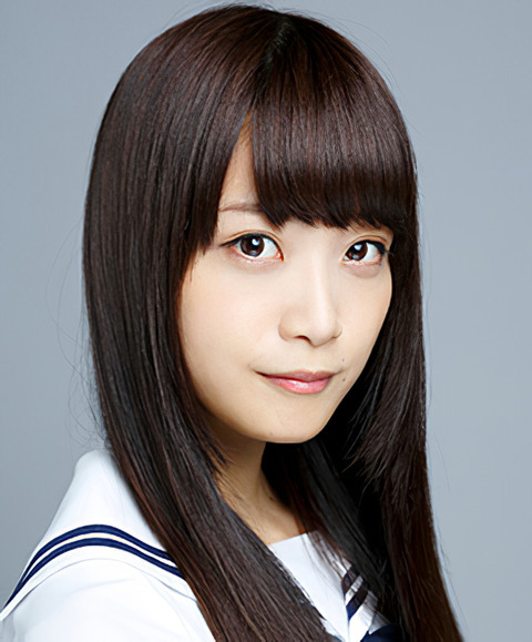 2013年乃木坂46プロフィール_深川麻衣_2-edit