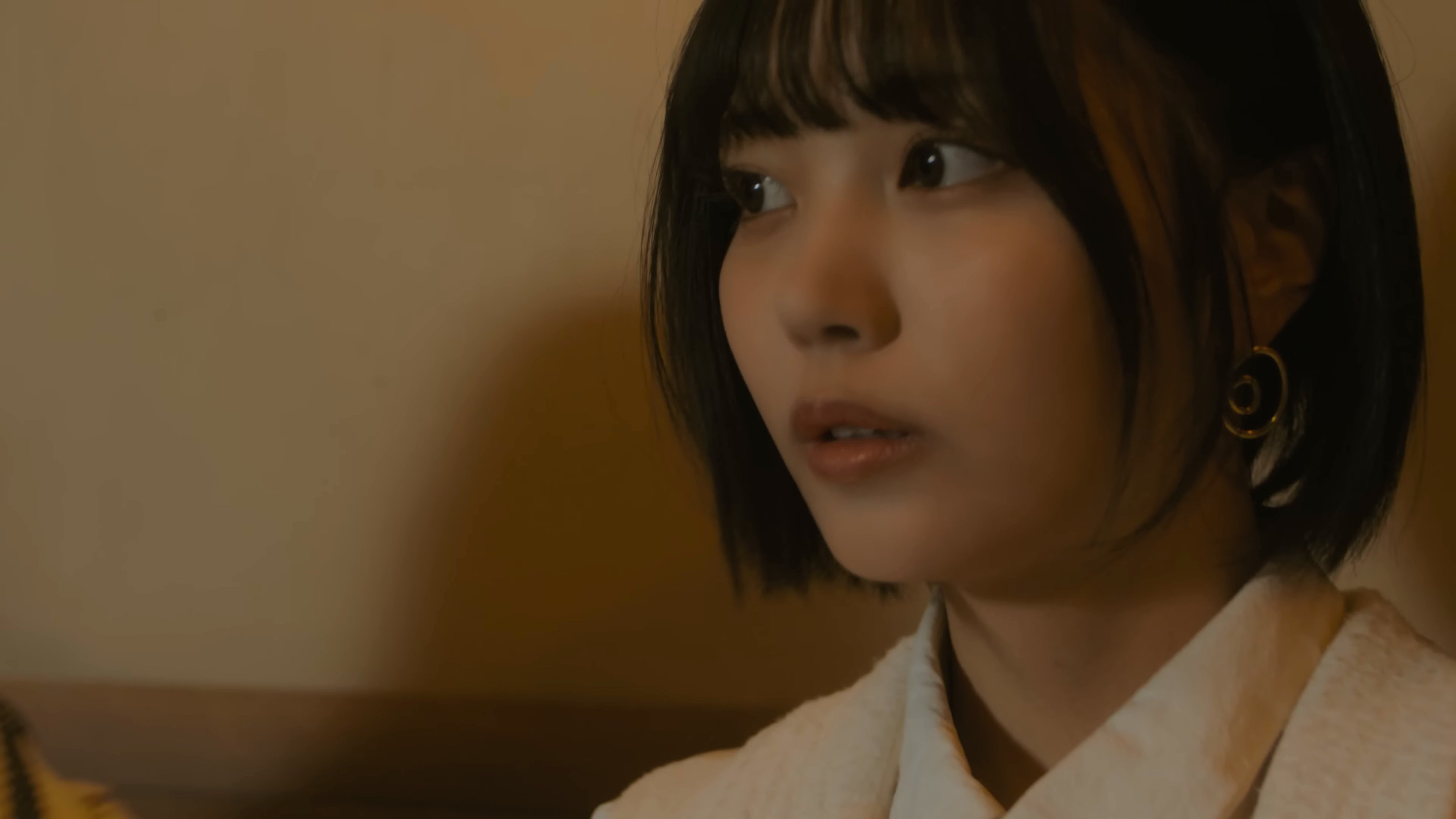 videoplayback.webm_snapshot_04.34_[2025-03-23_19.58.23]