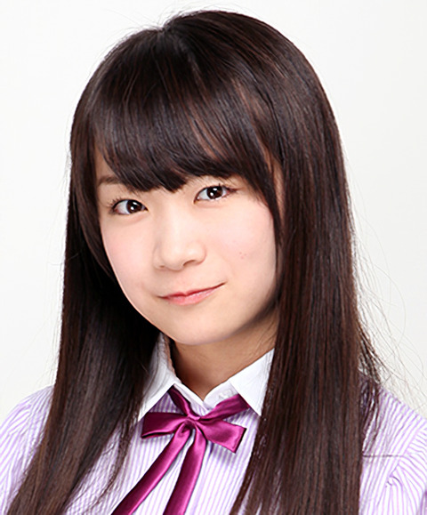 2012年乃木坂46プロフィール_秋元真夏_2-edit