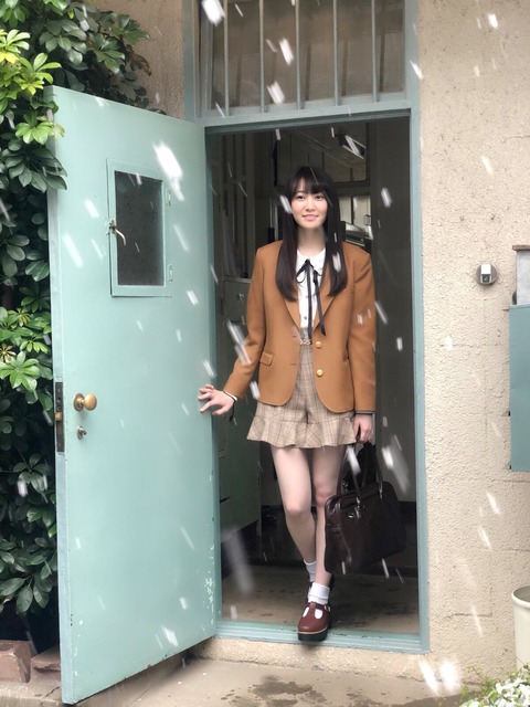 EYsAg_2VcAMOxj5