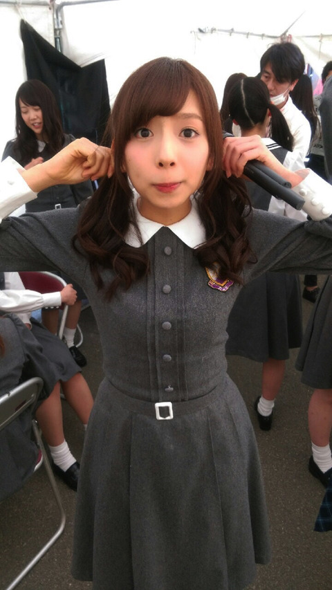 fujiq backstage1-thumb-500x889-9631