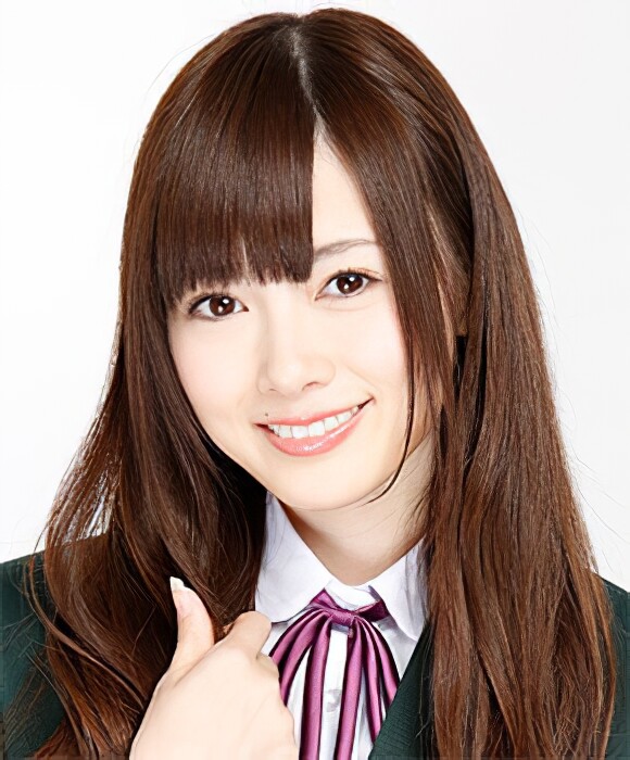 2012年乃木坂46プロフィール_白石麻衣_4-edit