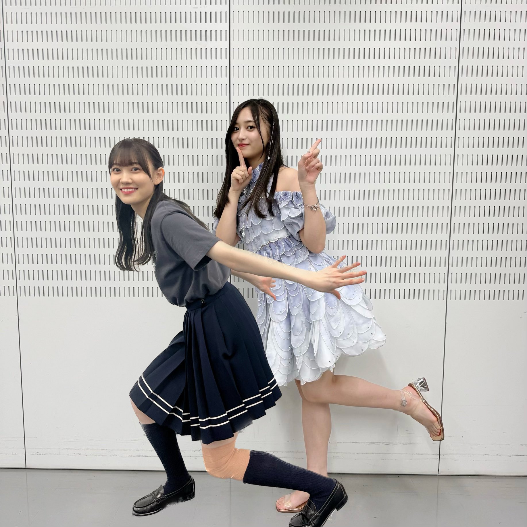 F7Lu-JibUAENBxD