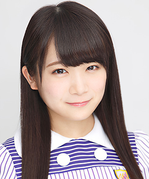 2015年乃木坂46プロフィール_秋元真夏_2-edit