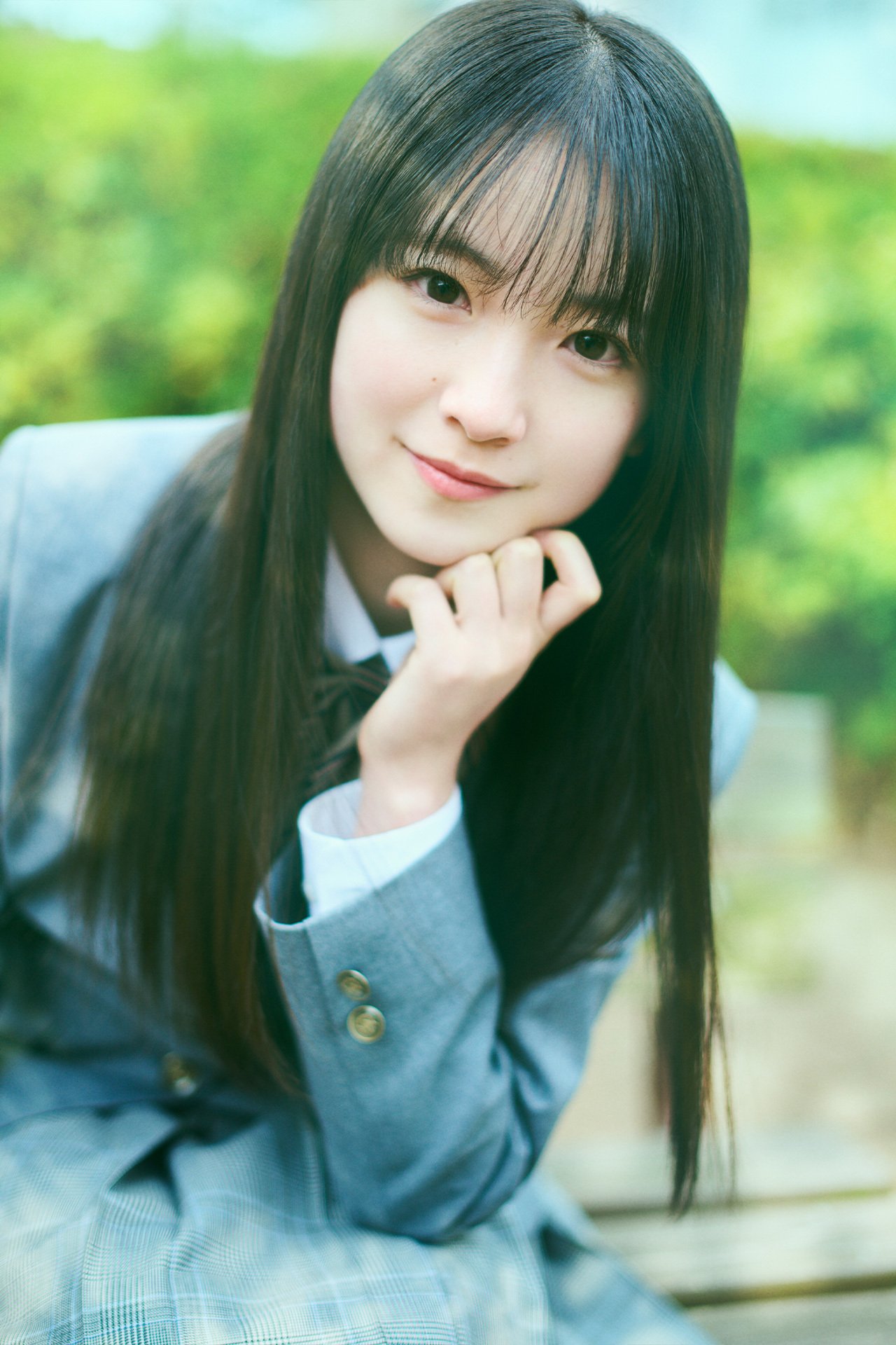 2025年乃木坂46プロフィール_全身_鈴木佑捺