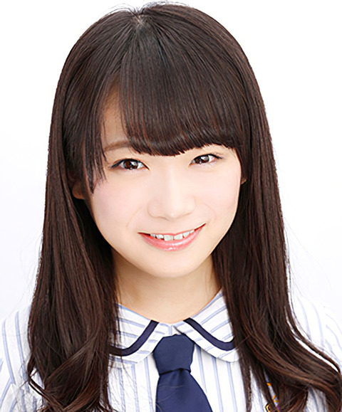 2014年乃木坂46プロフィール_秋元真夏_2-edit