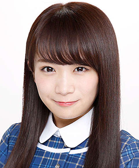 2016年乃木坂46プロフィール_秋元真夏_2-edit
