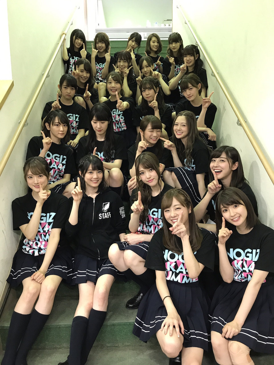 乃木坂46 いくちゃんはスタッフとしても活躍していた 一期生の集合写真にスタッフがいるww 乃木坂46まとめでぃあ 乃木坂46 いくちゃんはスタッフとしても活躍していた 一期生の集合写真にスタッフがいるww 乃木坂46まとめでぃあ