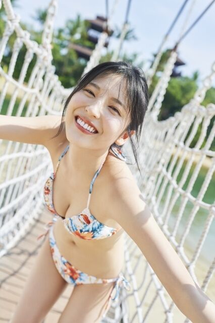 【朗報】乃木坂46早川聖来、卒業写真集の先行カットが公開！彼女の明るい笑顔と美しい姿に心奪われる