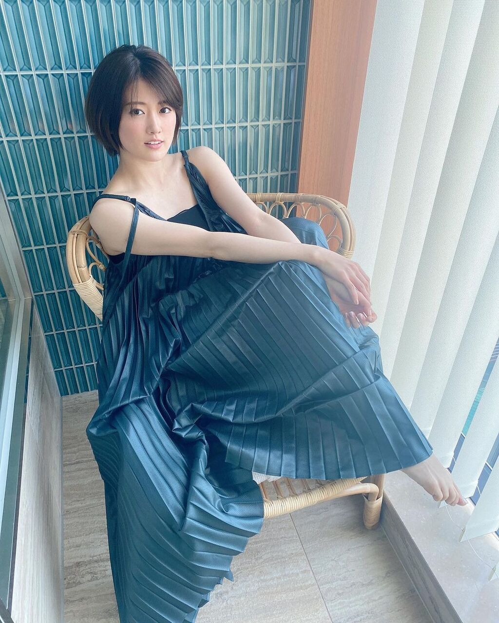 乃木坂46 樋口日奈 色気抜群なオフショット公開 デコルテ姿が美しい 乃木速