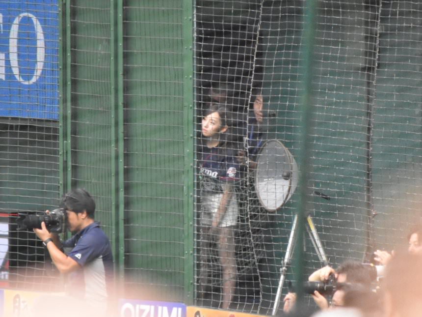 乃木坂46 こっそり覗くまいちゅんが可愛い 油断しきってる雰囲気で覗いていく新内眞衣さん 乃木坂46まとめちゃん