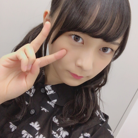 【乃木坂46】初めての握手会。4枚って少ないかな？