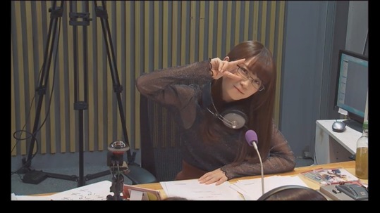 【乃木坂46】メガネもお似合い！「秋元真夏」ANNお疲れ様！