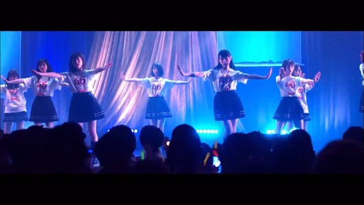 【乃木坂46】「ライブ神」MVの貼り紙を解読!よく見つけたな!!