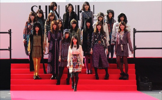 【乃木坂46】ランウェイを歩く『モデル齋藤飛鳥』の写真！どれが1番好き？