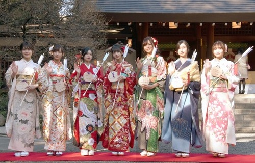 akdhiw