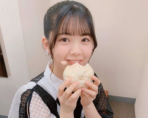 まっちゅんが肉まん食べてるあやめちゃんの写真をアップしてくれたぞ かわえええ 乃木坂46 乃木坂46まとめ亭