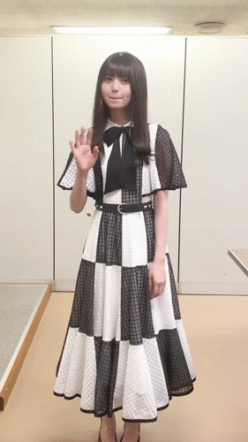 手を振った後その場に佇む飛鳥ちゃんが何かを思い出したかのように動き出す動画ですww 動きが可愛い 乃木坂46 乃木坂46まとめ亭 手を振った後その場に佇む飛鳥ちゃんが何かを思い出したかのように動き出す動画ですww 動きが可愛い 乃木坂46 乃木坂46まとめ亭