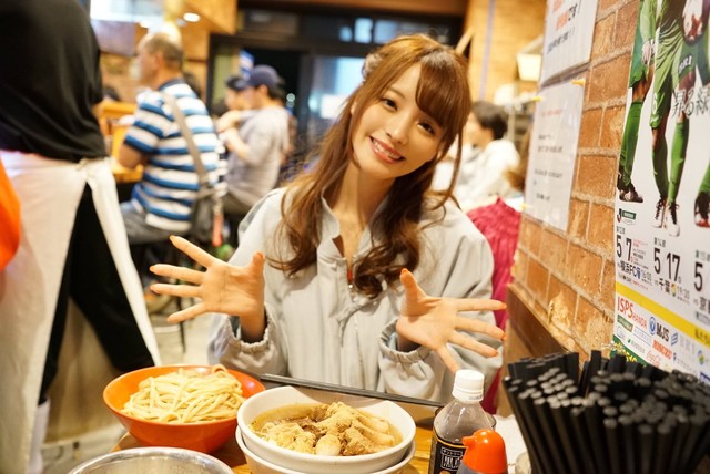 欅坂46 ラーメン大好き桃乃木かなさんが 5thビジュアルの平手ちゃんに興奮される 欅って 何 欅坂46まとめ