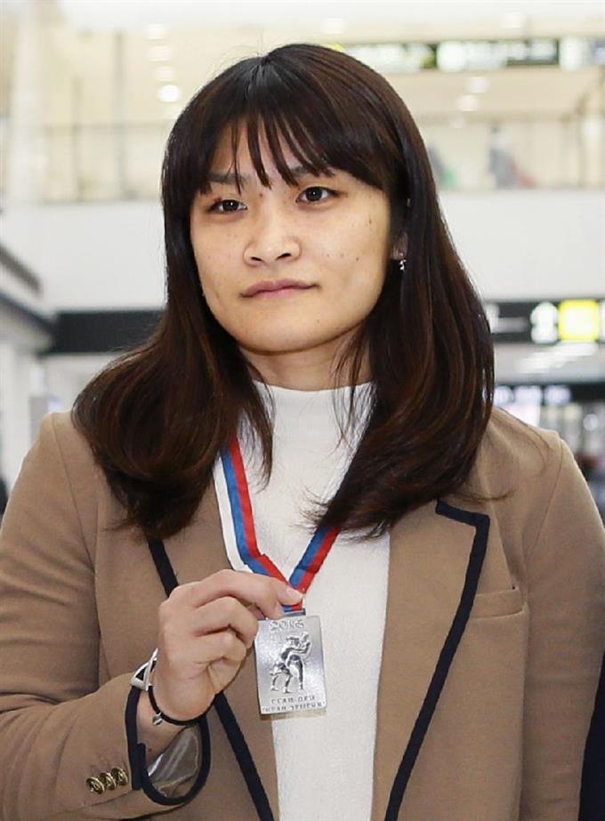 伊調馨と深川麻衣の顔が似てる