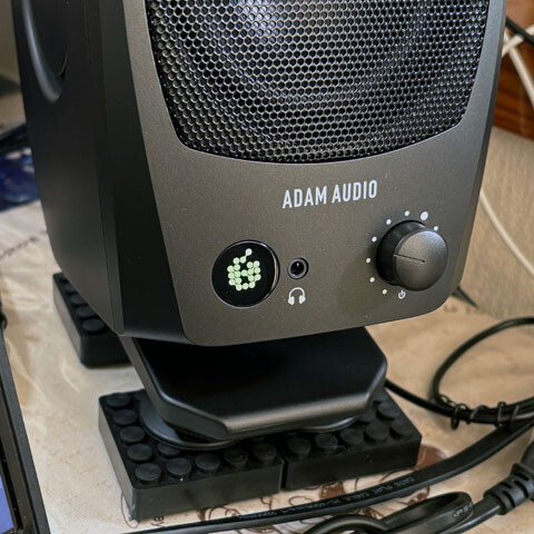 ADAM D3V 美品カナレバランスケーブル付き D3V | ADAM AUDIO JP - 製品情報