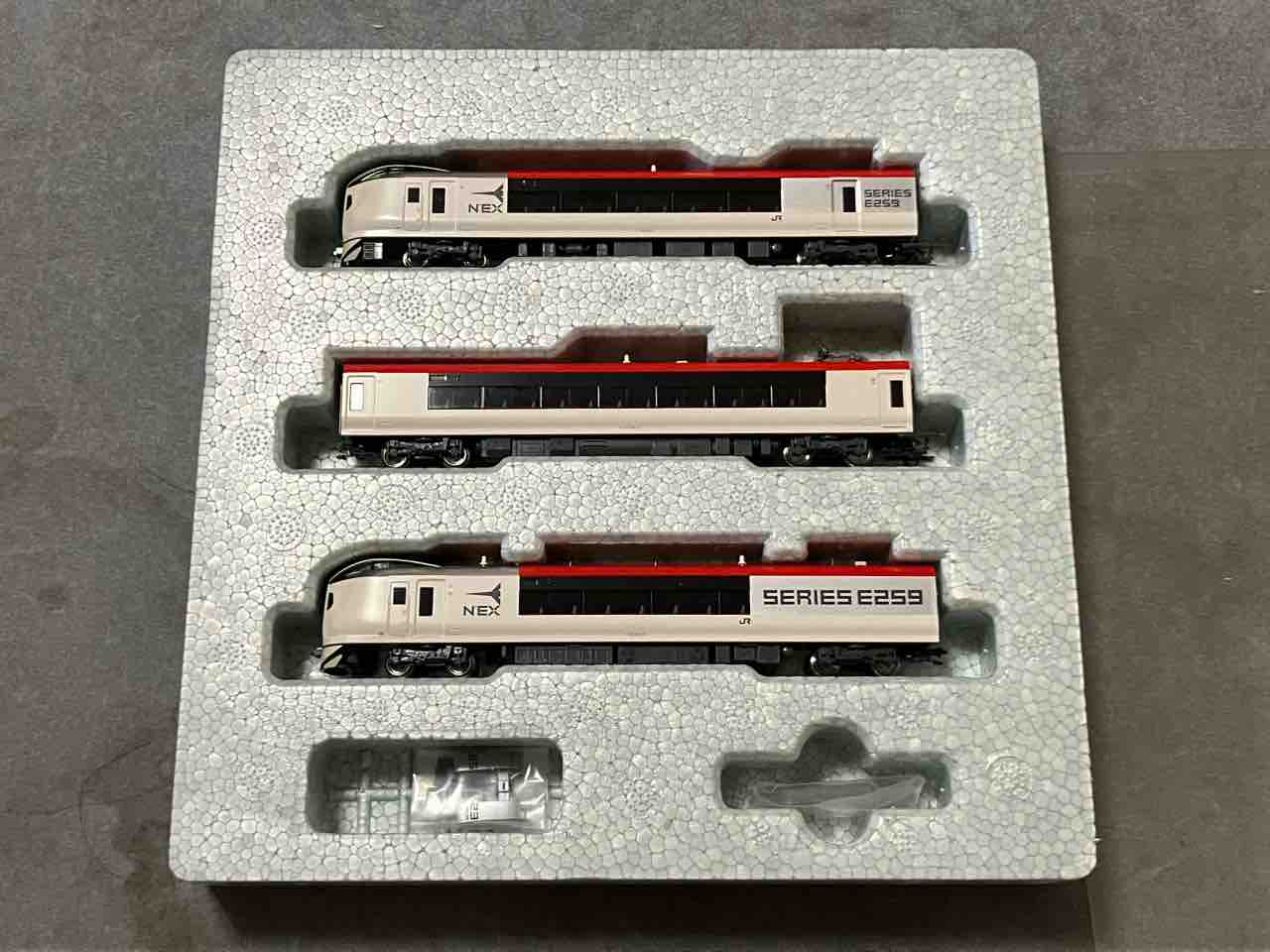 KATO E259系 成田エクスプレス リニューアルカラー 入線 : 夏島鉄道 KATO E259系 成田エクスプレス リニューアルカラー 入線 : 夏島鉄道