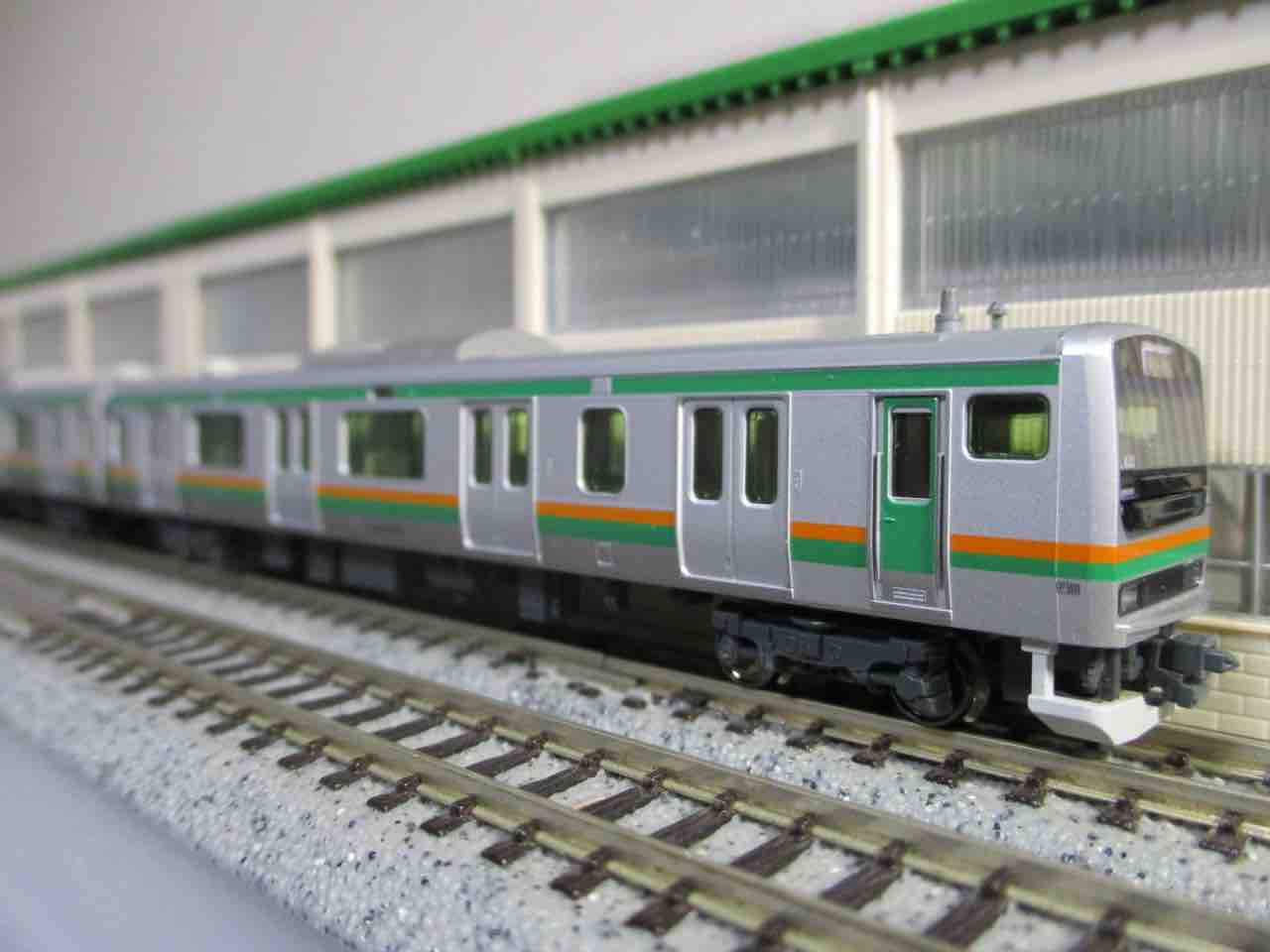 E231 Layout KATO E231系 東海道線仕様(湘南新宿ライン) 入線 : 夏島鉄道