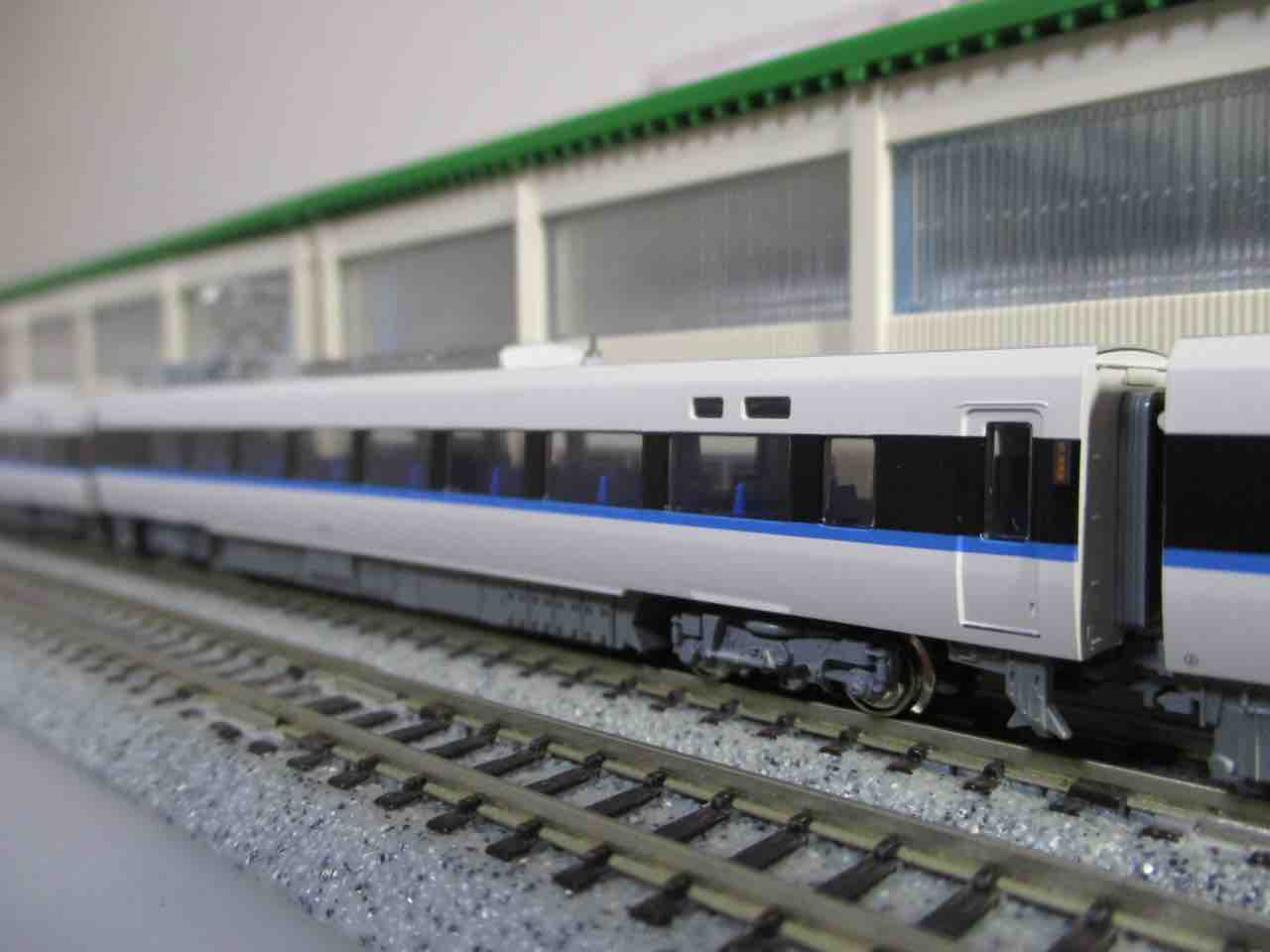 KATO 683系0番台 サンダーバード(リニューアル車) 3両付属編成 入線