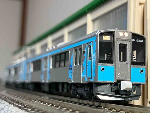 KATO 青い森701系 新ラッピング 入線 : 夏島鉄道