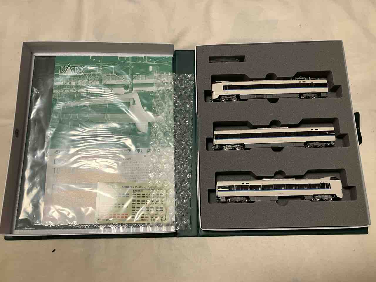 KATO 683系0番台 サンダーバード(リニューアル車) 3両付属編成 入線