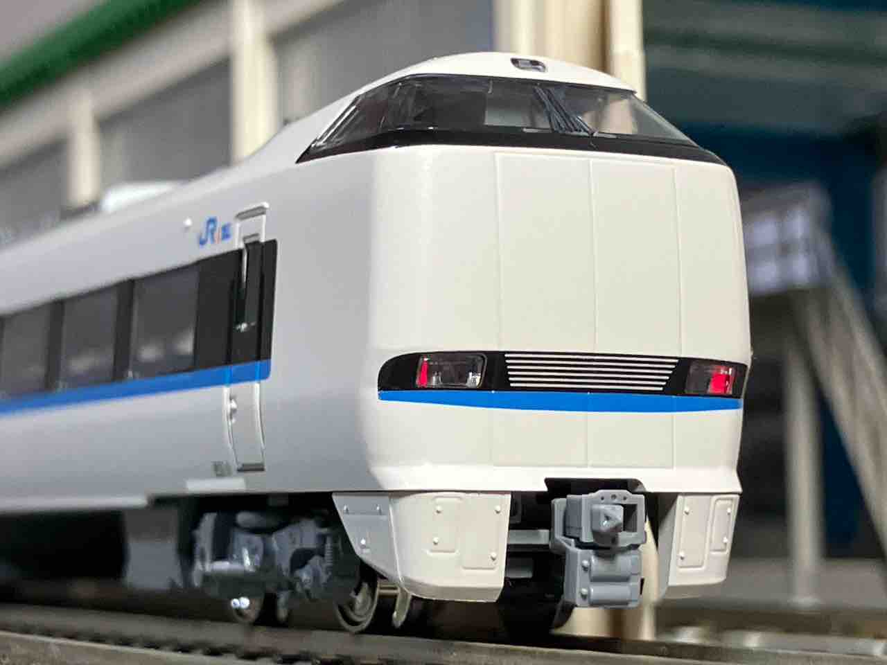 KATO 683系0番台 サンダーバード(リニューアル車) 3両付属編成 入線