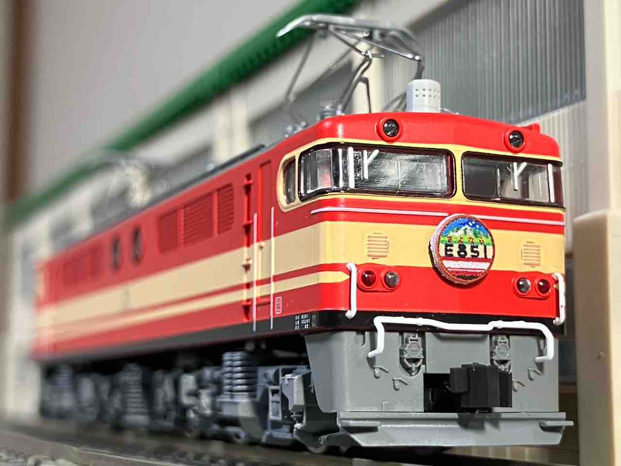 KATO E854 西武鉄道保存車 入線 : 夏島鉄道