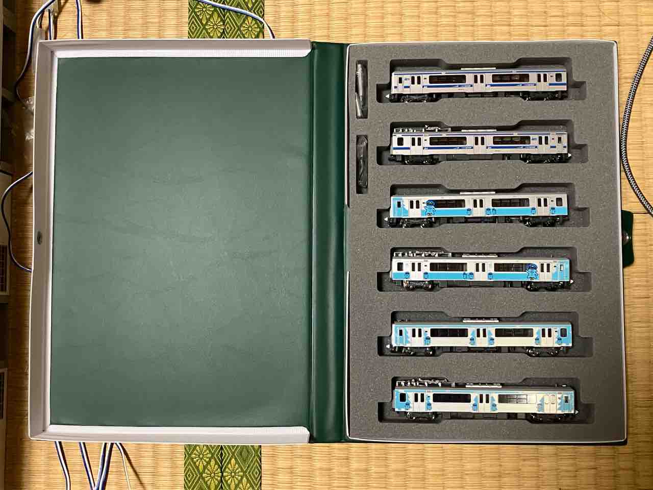 KATO 青い森701系 新ラッピング 入線 : 夏島鉄道 KATO 青い森701系 新ラッピング 入線 : 夏島鉄道