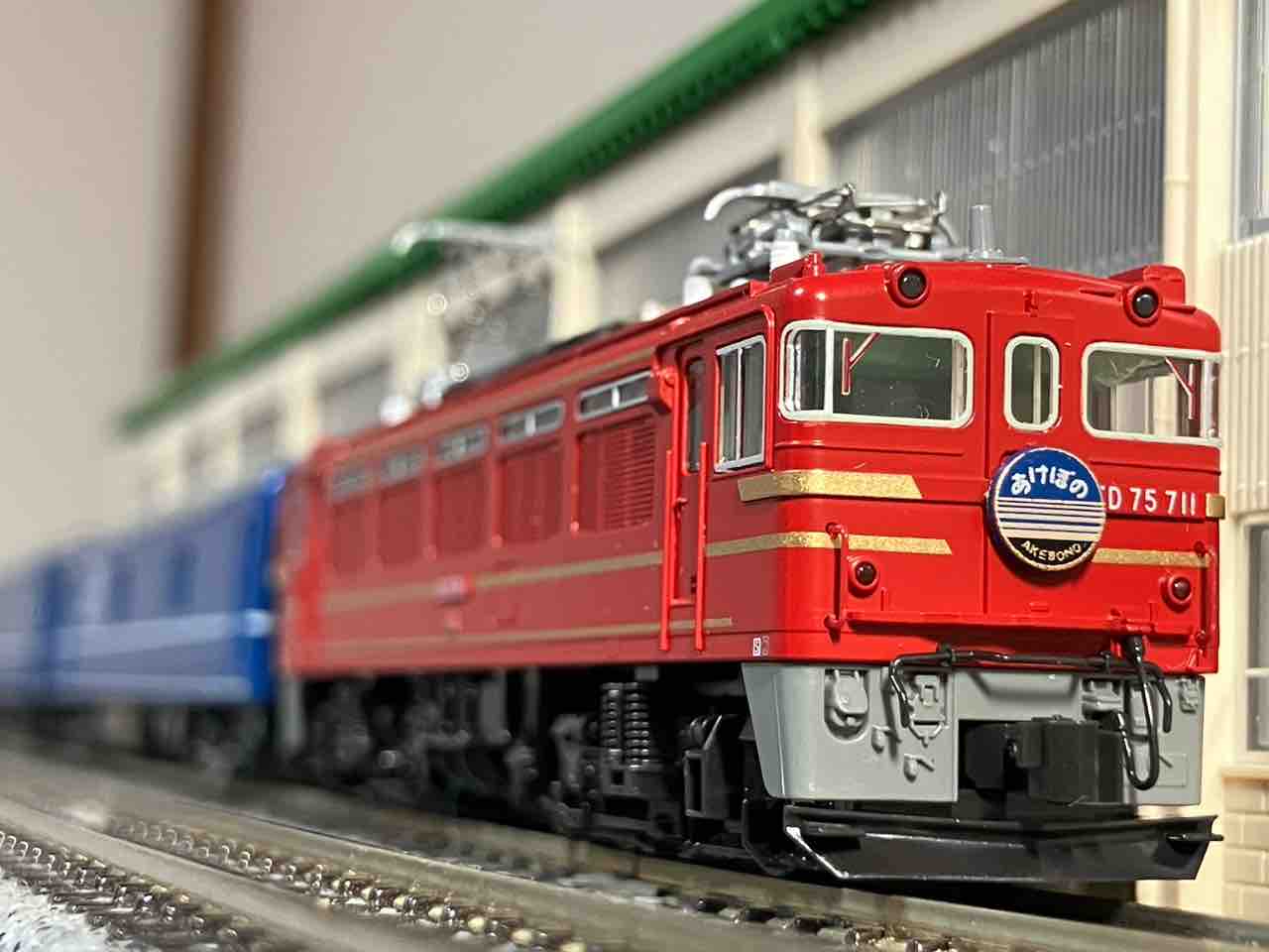 KATO ED75 700 JR仕様 / オリエントサルーン 入線 : 夏島鉄道