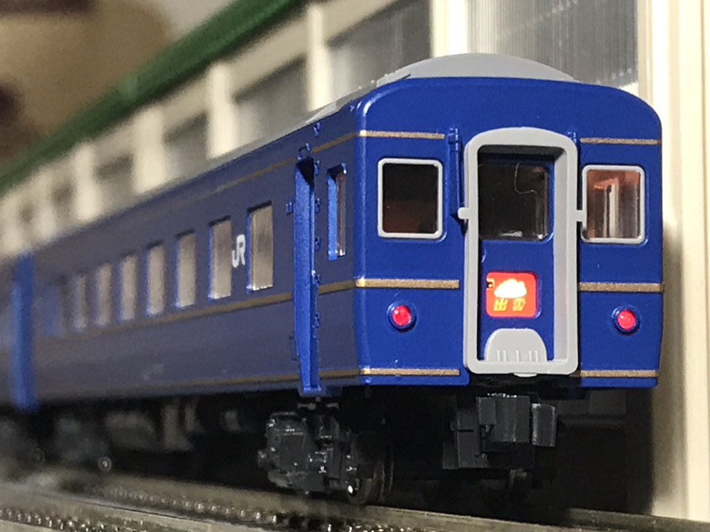 国鉄色KATO Nゲージ鉄道模型 8両セット ブルートレイン編成24系客車 国鉄色KATO Nゲージ鉄道模型 8両セット ブルートレイン編成24系客車