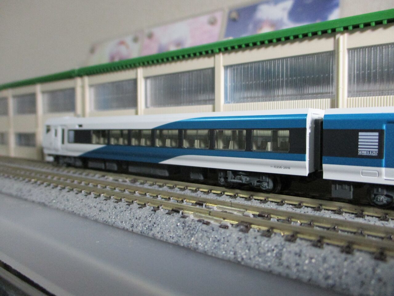 kato e257系2000番台 maxresdefault.jpg