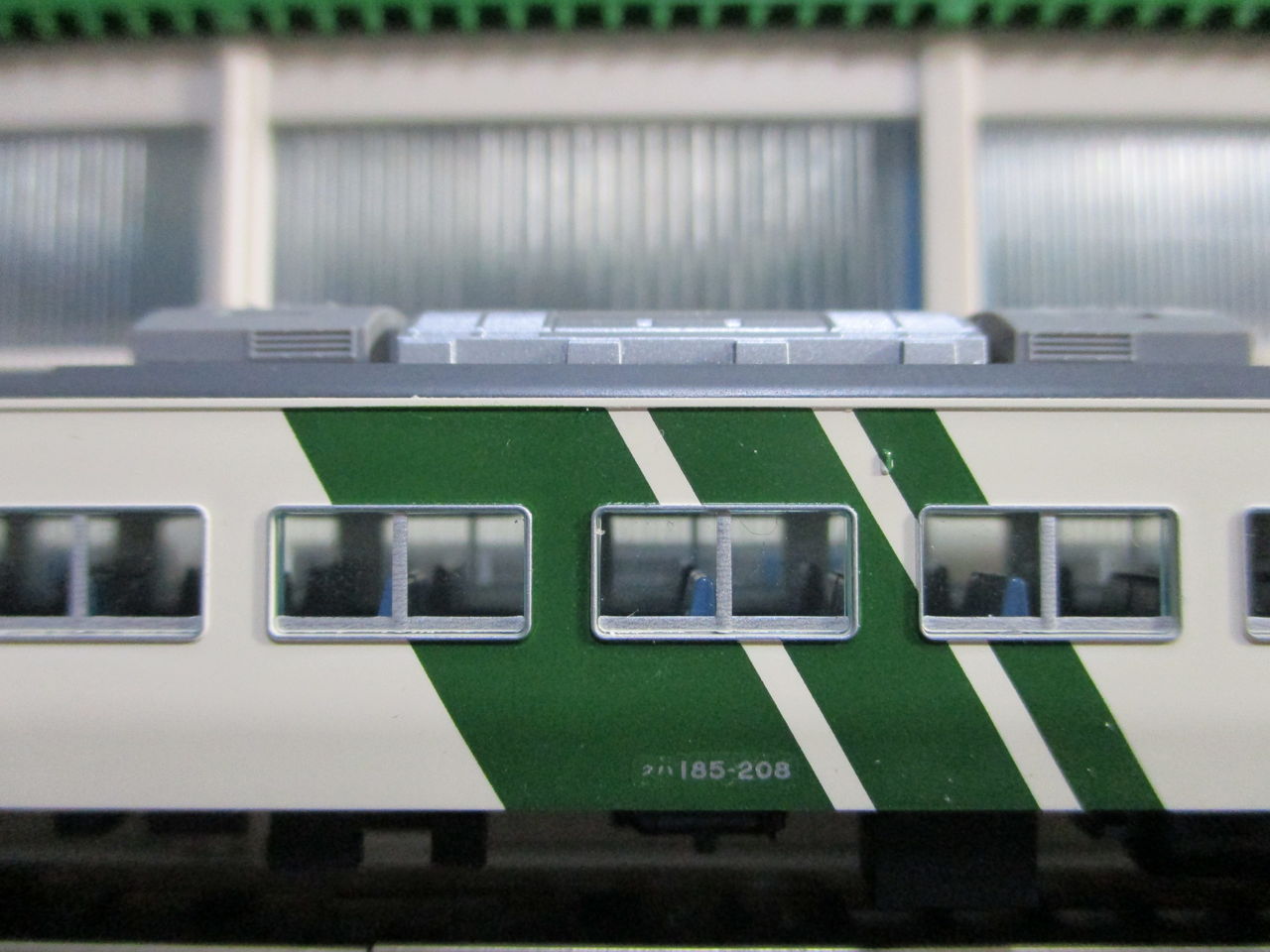 185系200番台エクスプレスより モハ184-200 185-200（M車