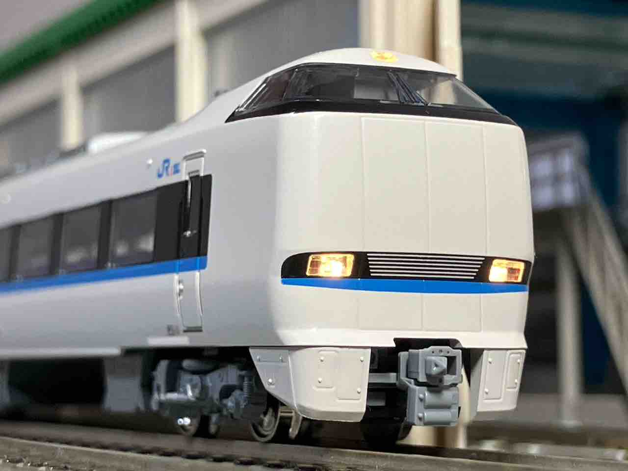 KATO 683系0番台 サンダーバード(リニューアル車) 3両付属編成 入線