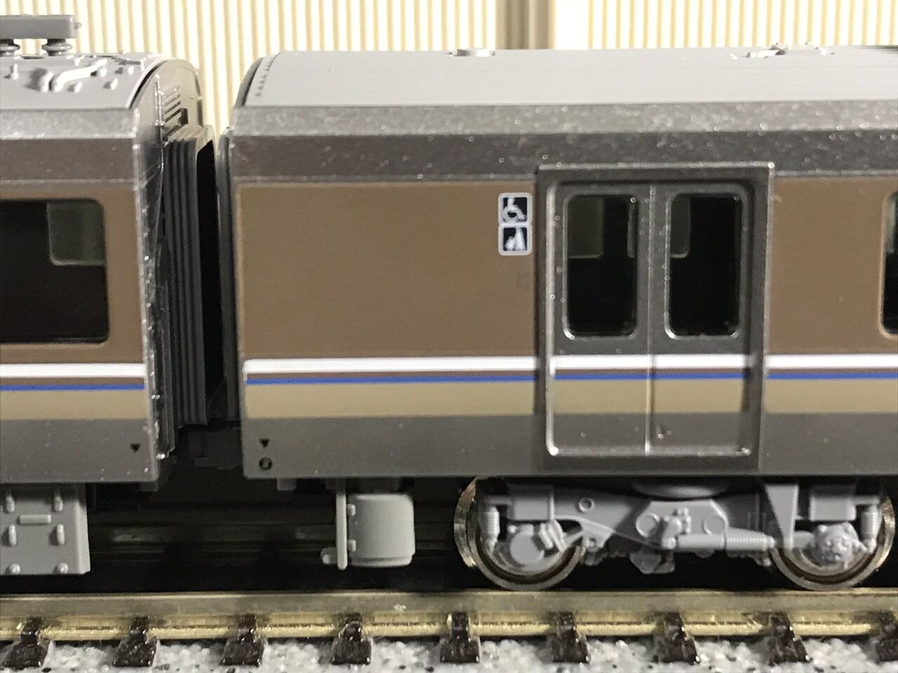 KATO 223系2000番台 新快速 入線 : 夏島鉄道