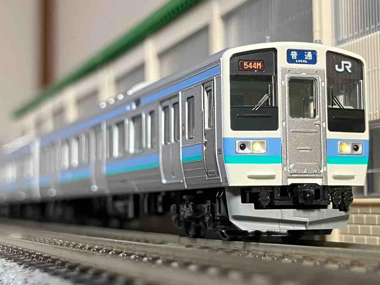 KATO 211系0番台・3000番台 長野色 入線 : 夏島鉄道