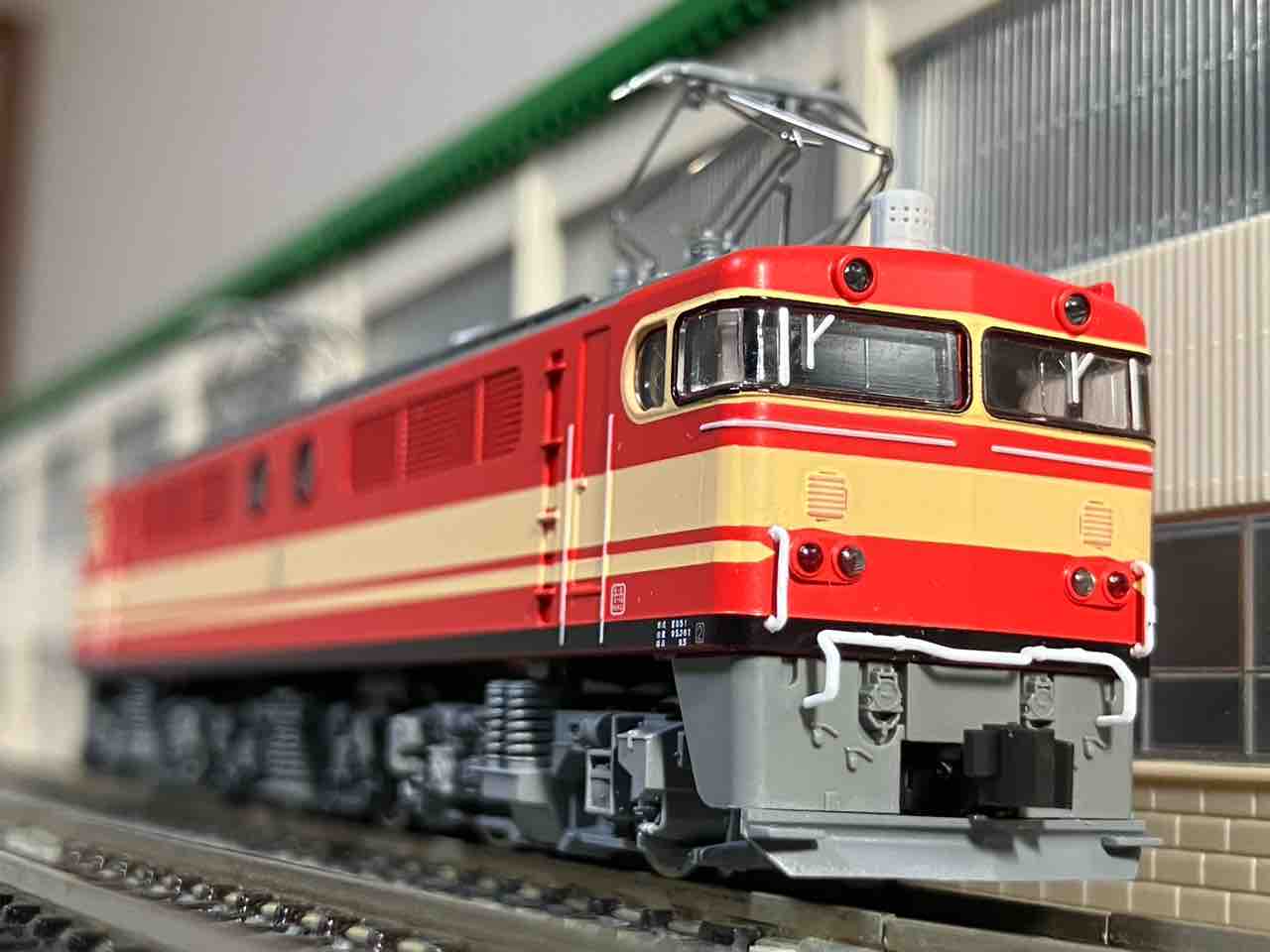 E85型 西武鉄道13001 赤クリーム KATO E854 西武鉄道保存車 入線