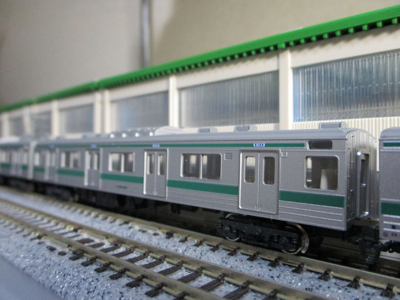 KATO 205系 埼京線(ハエ8編成) 入線 : 夏島鉄道