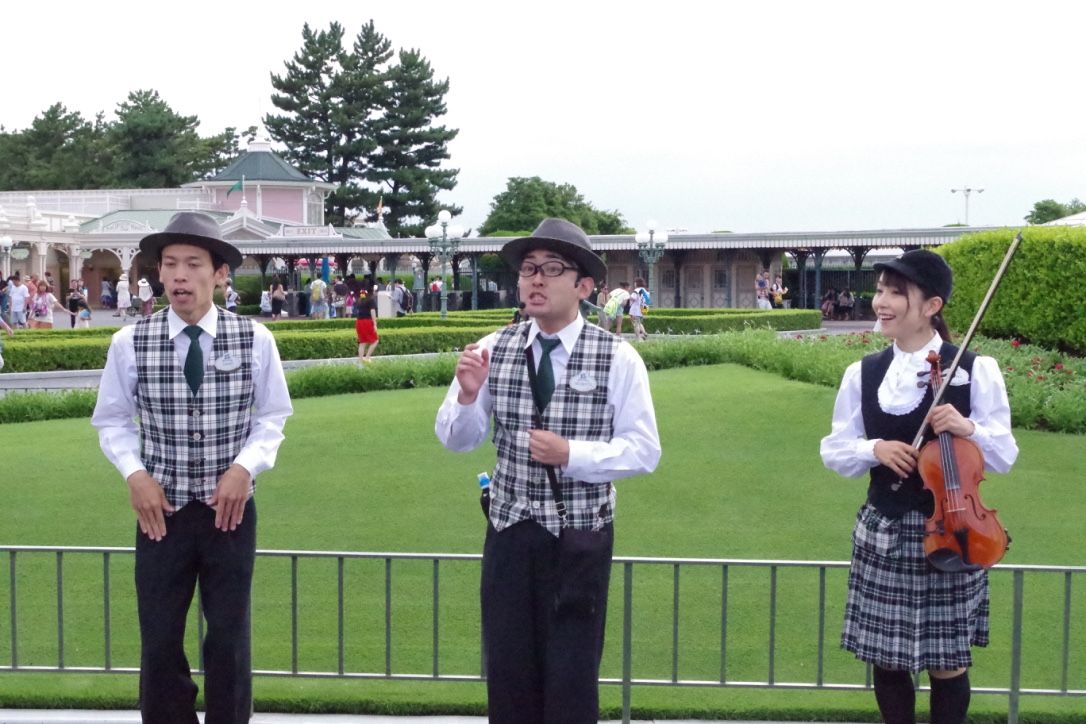 ジップンズーム ガイドツアー で小さな発見 あした ディズニーランドにいく