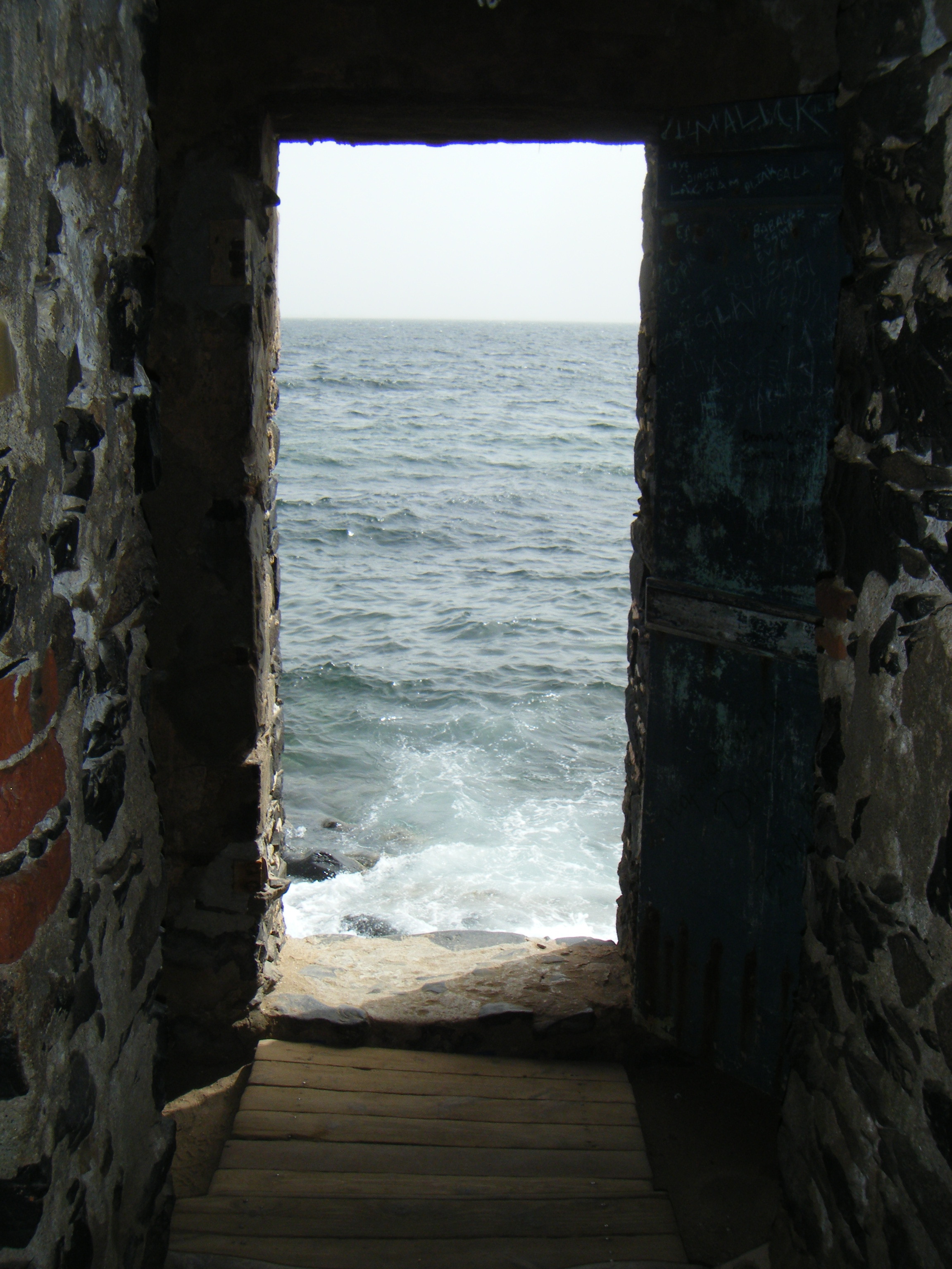 ダカールその２ 負の世界遺産 ゴレ島 革工芸ぽこあーと Poco Art Leather