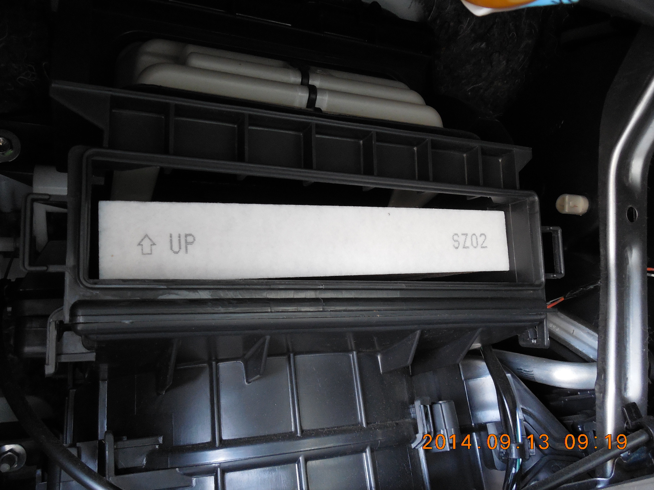 車のエアコンフィルターを交換する 珪素熱 Siholic