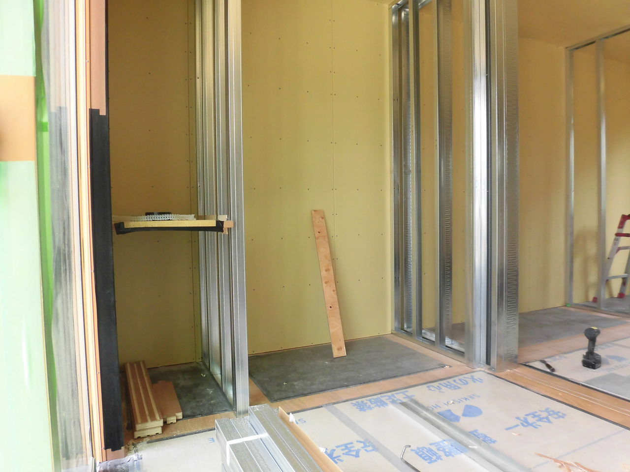 大工工事編 着工60日目 5 6 間仕切りメタル下地登場 はじめての家づくり 家建てたエイ