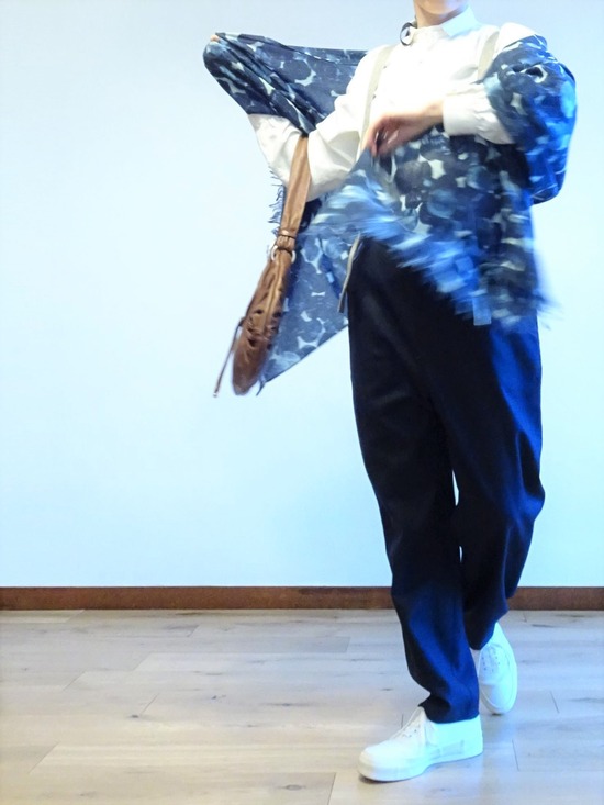 ミルク色シャツANサスペンダー (2)
