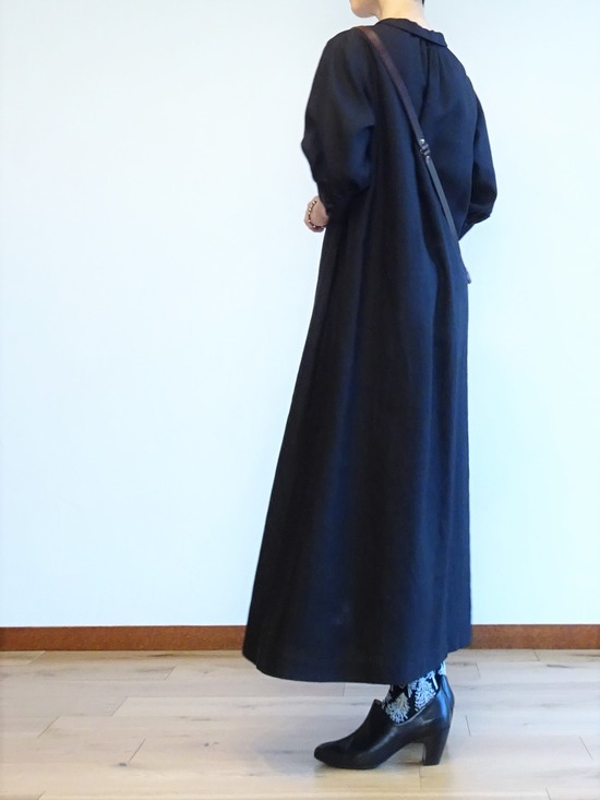 atelier naruseリネンドレス黒 (3)