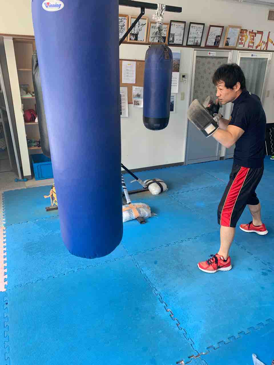 4 7の様子 鼻から赤い汗の高校生 陽キャ女子大生も頑張る 野宮フィットネスボクシング 4 7の様子 鼻から赤い汗の高校生 陽キャ女子大生も頑張る 野宮フィットネスボクシング